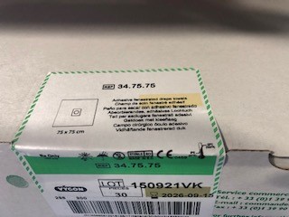 CHAMP OPERATOIRE TROUE ADHESIF - 2 COUCHES - 75 X 75 CM - TROU DIAM 8 CM - SIMPLE EMBALLAGE - SACHET 1 - BTE DE 30 (vygon)