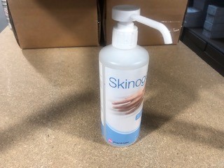 [10794165] SKINOGEL+ GEL DESINFECTANT HYDROALCOOLIQUE FLACON DE 500 ML POMPE CARTON DE 12