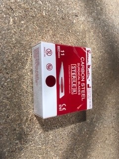 BOITE DE 100 LAMES DE BISTOURI